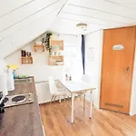 Holiday home Urlaubsmagie - Ferienwohnung Tagtraum - Garten Mit Terrasse & Saisonaler Pool Sebnitz